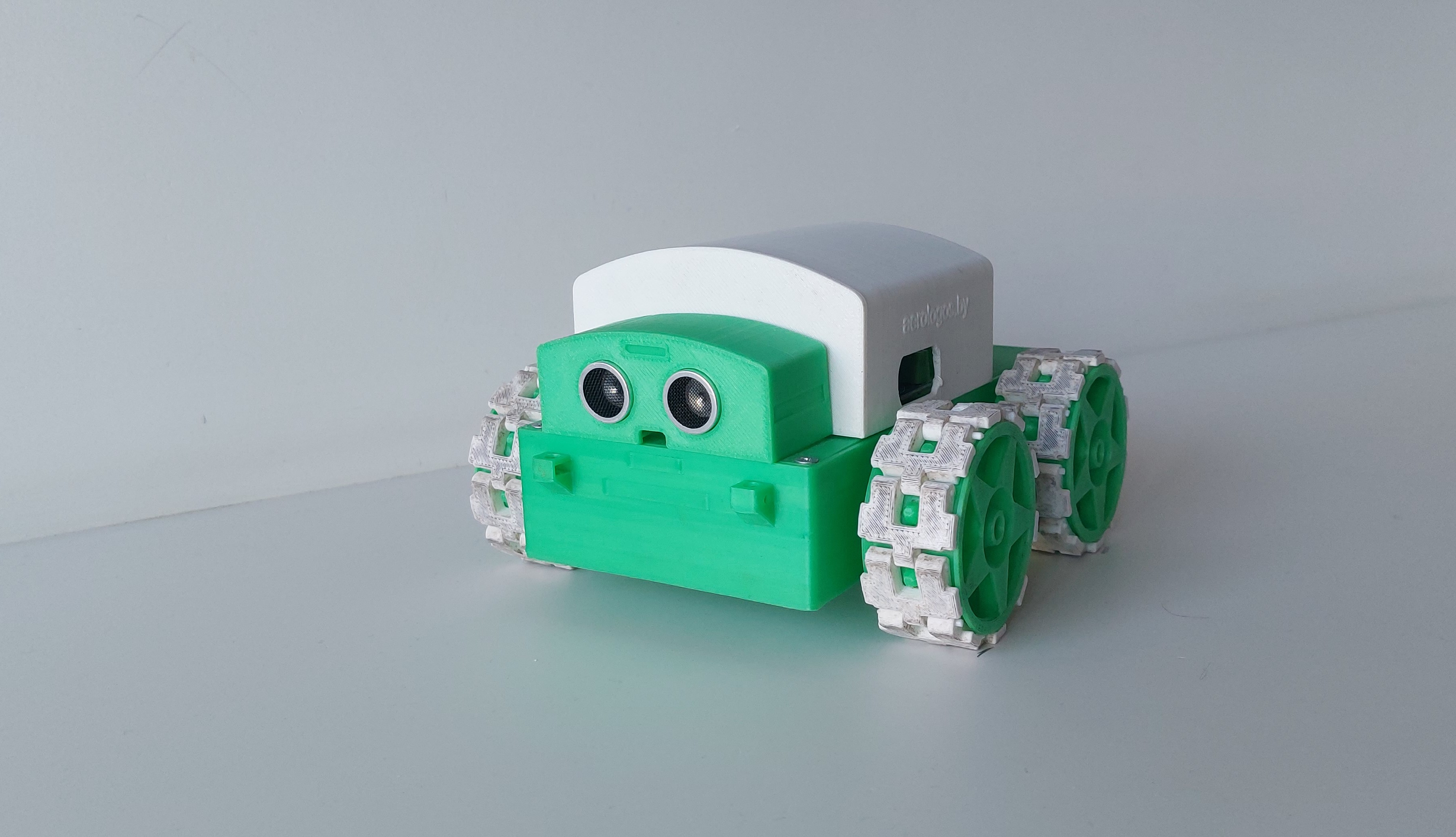 BOBIK: green-white robot